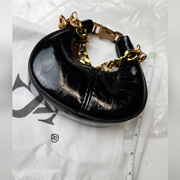 Black and Gold Chain Women's Crossbody Bag (NWOT) - Picture 6 of 11